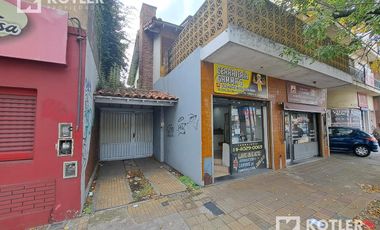 Inmueble c/ 2 Locales   Depto. 3 amb. c/ cochera s/Av. Alte. Brown