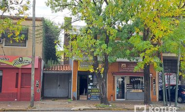 Inmueble c/ 2 Locales   Depto. 3 amb. c/ cochera s/Av. Alte. Brown