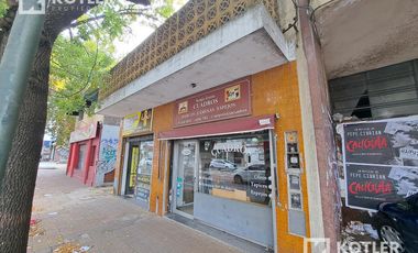Inmueble c/ 2 Locales   Depto. 3 amb. c/ cochera s/Av. Alte. Brown