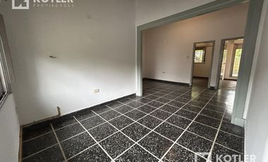 Inmueble c/ 2 Locales   Depto. 3 amb. c/ cochera s/Av. Alte. Brown