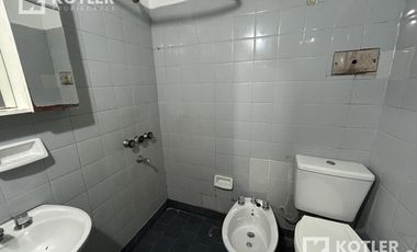 Inmueble c/ 2 Locales   Depto. 3 amb. c/ cochera s/Av. Alte. Brown