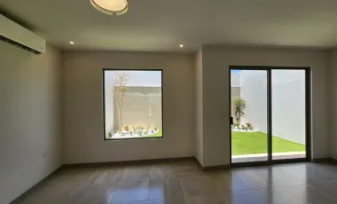 Casa en Venta en Viñedos, Torreón: Espaciosa y Bien Ubicada