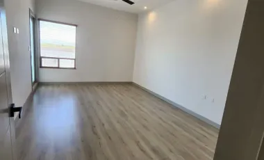 Casa en Venta en Viñedos, Torreón: Espaciosa y Bien Ubicada