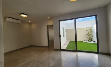Casa en Venta en Viñedos, Torreón: Espaciosa y Bien Ubicada