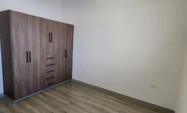 Casa en Venta en Viñedos, Torreón: Espaciosa y Bien Ubicada