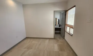 Casa en Venta en Viñedos, Torreón: Espaciosa y Bien Ubicada