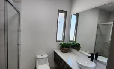 Casa en Venta en Viñedos, Torreón: Espaciosa y Bien Ubicada