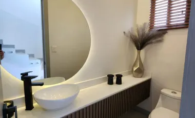 Casa en Venta en Viñedos, Torreón: Espaciosa y Bien Ubicada