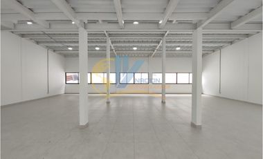SE ARRIENDA CASA COMERCIAL RECIEN REMODELADA EN CAÑAVERAL