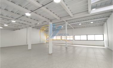 SE ARRIENDA CASA COMERCIAL RECIEN REMODELADA EN CAÑAVERAL