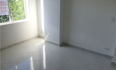 Se Arrienda Apartaestudio con Parqueadero de Moto  en Calasanz