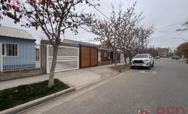 Casa en Alquiler de 3 dormitorios en Cipolletti