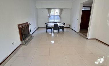 Hermosa casa de 4 ambientes en Florida con quincho y pileta  en alquiler!!!!
