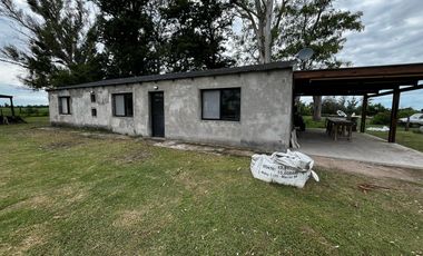 ¡OPORTUNIDAD! Casa de dos habitaciones en Solares Norte
