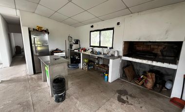 ¡OPORTUNIDAD! Casa de dos habitaciones en Solares Norte