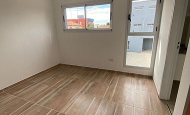 Duplex en alquiler 3 dormitorios en Lisandro olmos La Plata