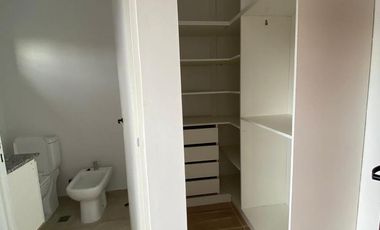 Duplex en alquiler 3 dormitorios en Lisandro olmos La Plata