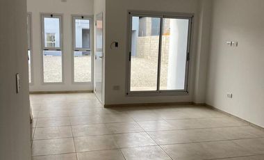Duplex en alquiler 3 dormitorios en Lisandro olmos La Plata
