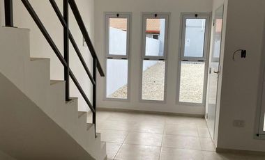 Duplex en alquiler 3 dormitorios en Lisandro olmos La Plata