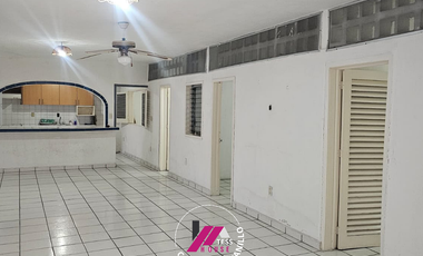 CASA EN RENTA EN LAS BRISAS