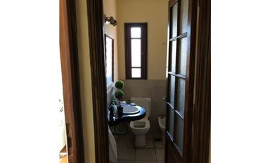 HERMOSA CASA ESTILO COLONIAL EN BARRIO MASCHWITZ PRIVADO