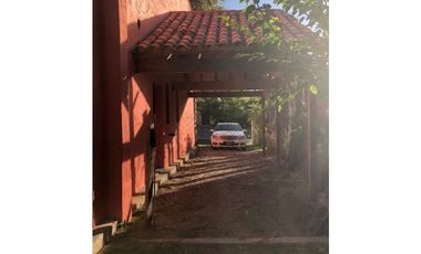 HERMOSA CASA ESTILO COLONIAL EN BARRIO MASCHWITZ PRIVADO