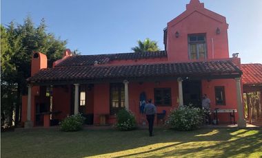 HERMOSA CASA ESTILO COLONIAL EN BARRIO MASCHWITZ PRIVADO