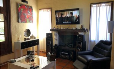HERMOSA CASA ESTILO COLONIAL EN BARRIO MASCHWITZ PRIVADO