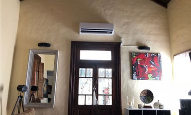 HERMOSA CASA ESTILO COLONIAL EN BARRIO MASCHWITZ PRIVADO