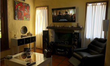HERMOSA CASA ESTILO COLONIAL EN BARRIO MASCHWITZ PRIVADO