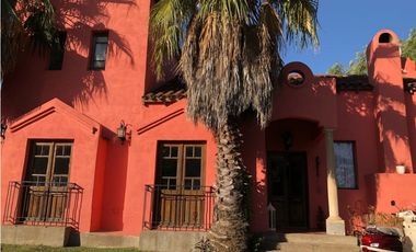 HERMOSA CASA ESTILO COLONIAL EN BARRIO MASCHWITZ PRIVADO