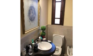 HERMOSA CASA ESTILO COLONIAL EN BARRIO MASCHWITZ PRIVADO