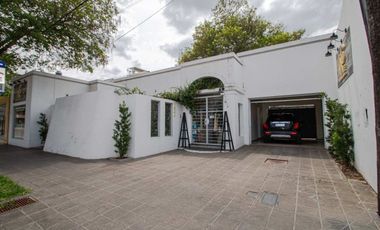 SE VENDE CASA DENTRO DE LOS BULEVARES