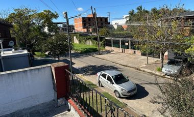 VENTA CASA 3 AMBIENTES, APTO CREDITO, CON PATIO