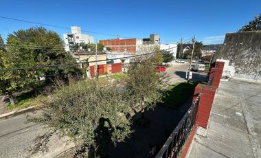 VENTA CASA 3 AMBIENTES, APTO CREDITO, CON PATIO