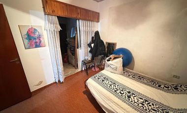 VENTA CASA 3 AMBIENTES, APTO CREDITO, CON PATIO