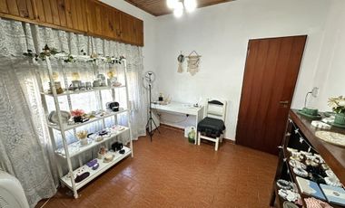 VENTA CASA 3 AMBIENTES, APTO CREDITO, CON PATIO