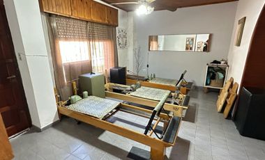 VENTA CASA 3 AMBIENTES, APTO CREDITO, CON PATIO