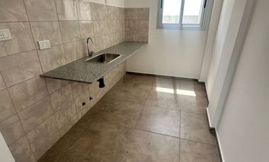 VENTA DEPTO 3 AMBIENTES CON COCHERA BERNAL CENTRO