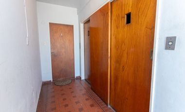 VENTA - SEMI-PISO DE 3 DORMITORIOS Y COCHERA