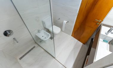 VENTA - SEMI-PISO DE 3 DORMITORIOS Y COCHERA