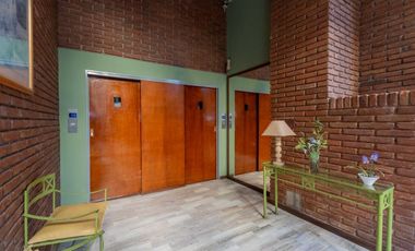 VENTA - SEMI-PISO DE 3 DORMITORIOS Y COCHERA