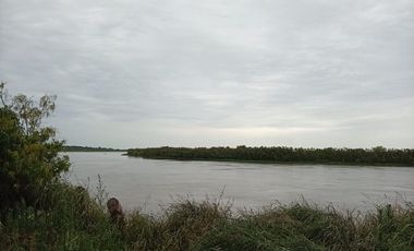 Quinta a mts. del Río en Altos del Sauce