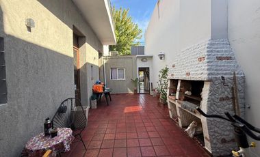 VENTA CASA 5 AMB PATIO + TERRAZA -PARQUE PATRICIOS