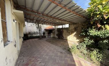REMAX / VENDE / CASA / CENTRICA / SERVICIOS