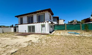 CASA EN VENTA EN VILLA GESELL, GAS NATURAL