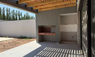 VENTA CASA 3 DORMITORIOS, LA CONSUELO, CENTENARIO