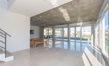 Alquiler 2 Ambientes con balcon Chic Village