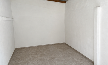 Casa en venta en esquina con locales