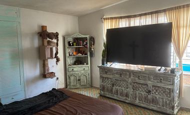 Casa en venta en esquina con locales